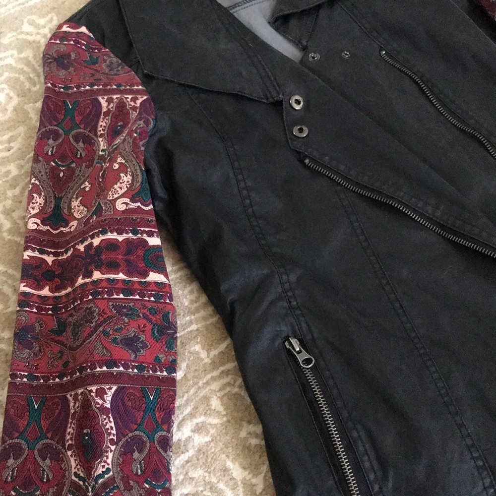 ✨🌸Lightweight Jacket 🌸✨ - Picture 3 of 7